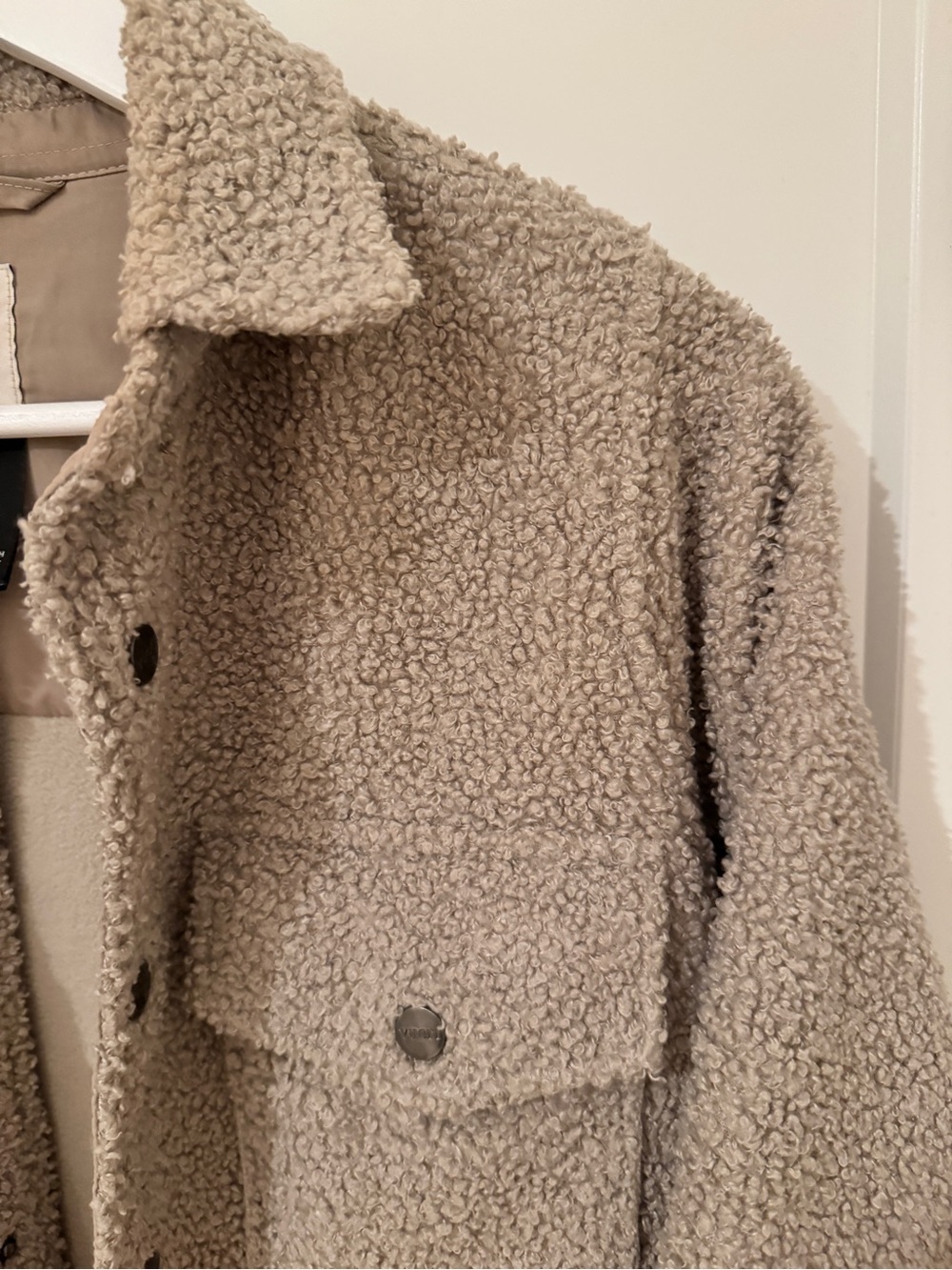 Women’s Vuori Sherpa Shacket Jacket - Beige - Picture 3 of 4